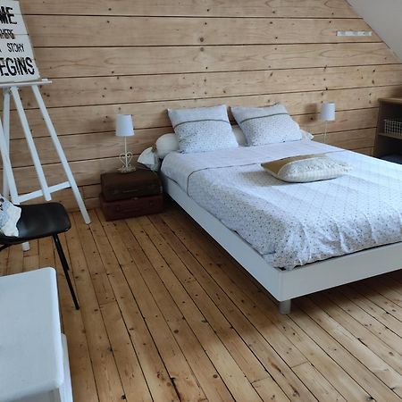Chambres D'Hotes De Charme Sur Le Mans Esterno foto